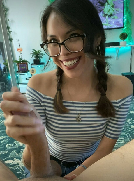 Sinful Sally adult model pic