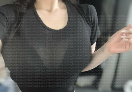 mymoodnoblue high quality model image