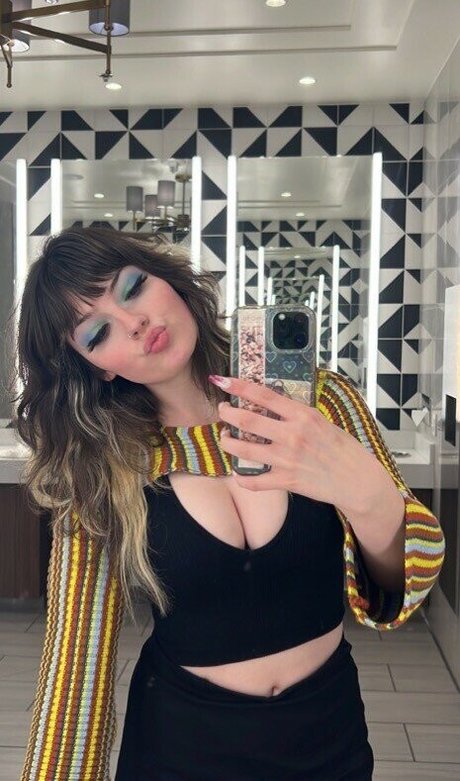 squat onlyfans pretty img