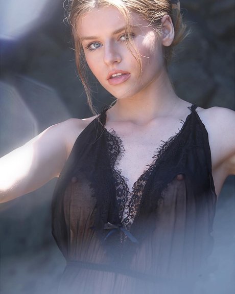 Summer Michelle pornographic actress photos