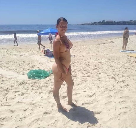 Laiza Lavier beautiful actress pic