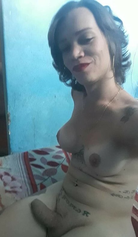 Laiza Lavier nude pornstar photo