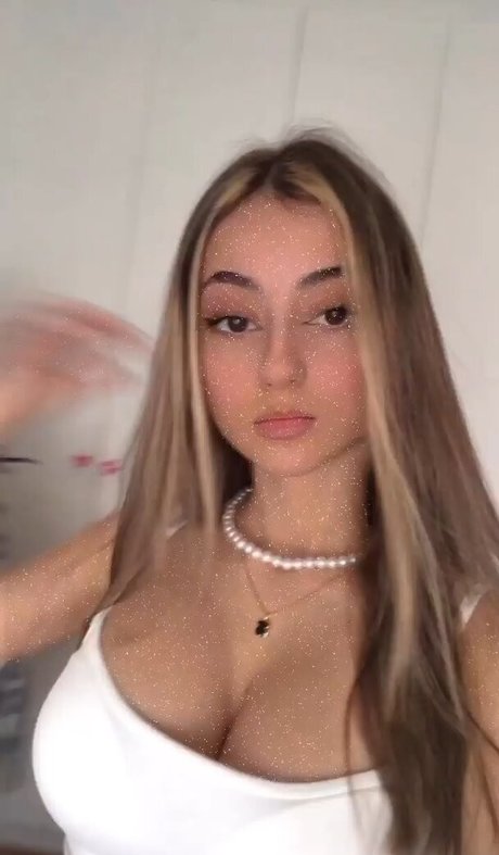 meena 053 model nude pic