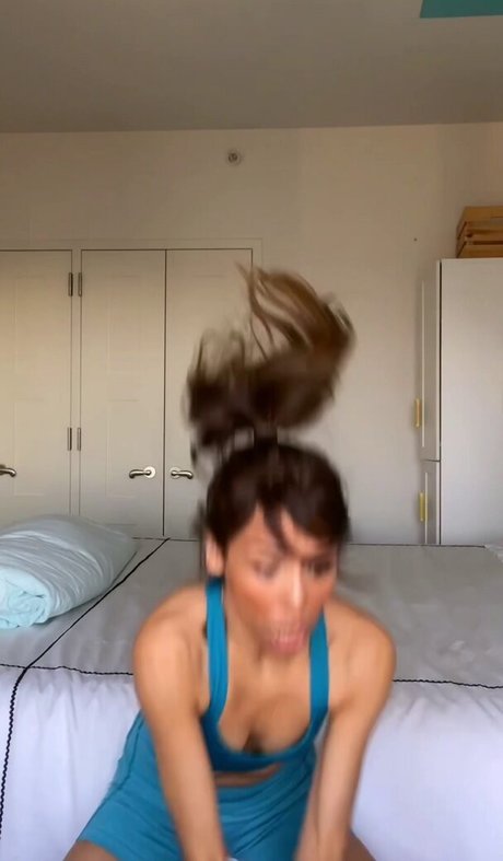 Riri Bichri sexy star pic