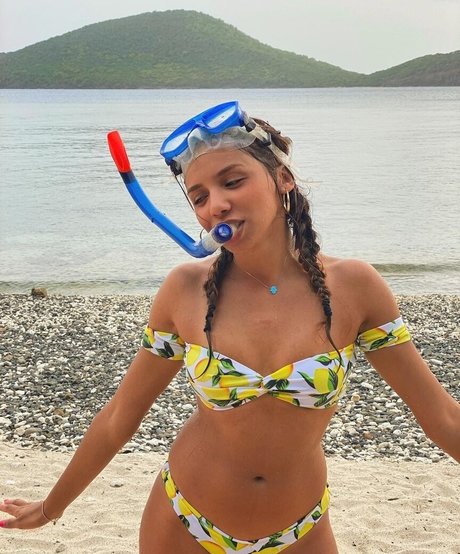 Riri Bichri sexy model images