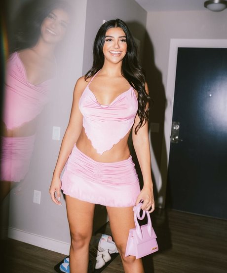 strawberry milk onlyfans beautiful xxx pics