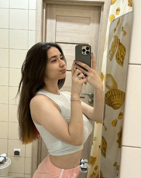 Mariemelons model xxx photo