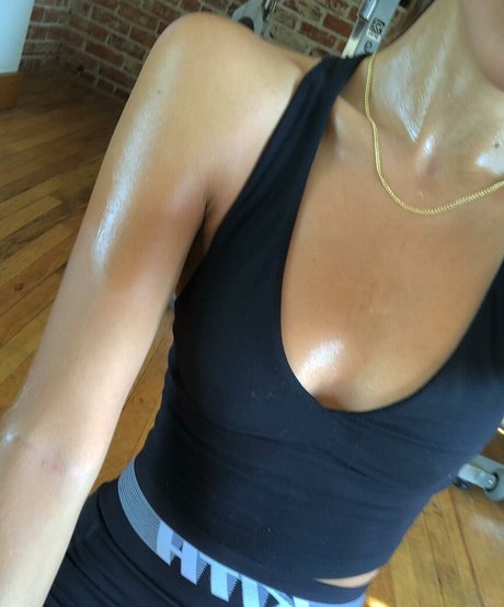 Emily Oberg erotic actress pic