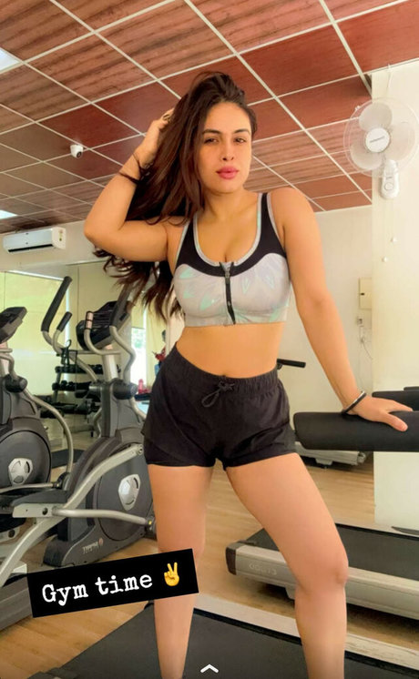 Nehhaa Malik best actress pictures