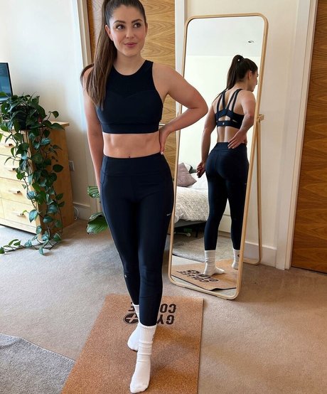 Female Football model pretty img