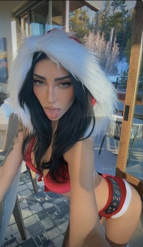 Rose Zara star naked image