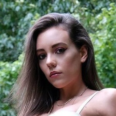 hotwifebecca model sexy image