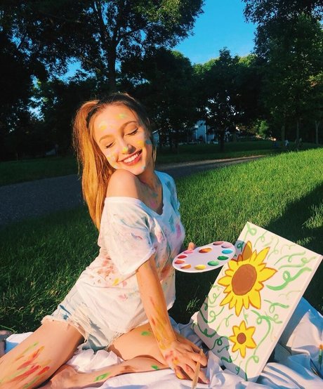 Sydney Serena model top gallery