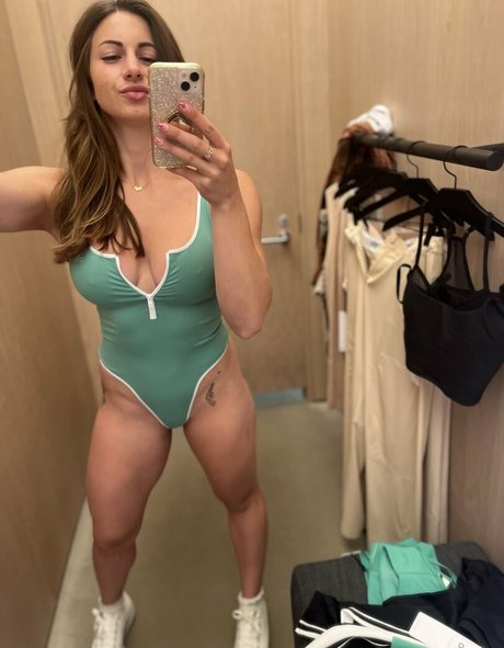 hairy legs onlyfans adult pic