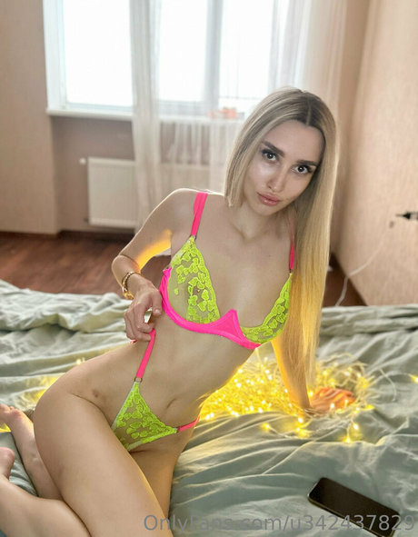 blonde handjob onlyfans pornos pics