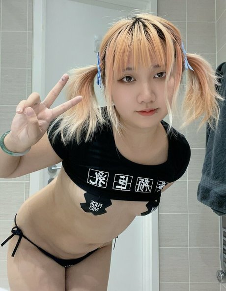 leynnercutie pornstar nude photo