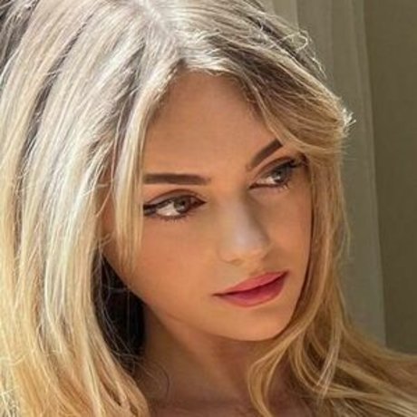 Bellashhh pretty pornstar pictures