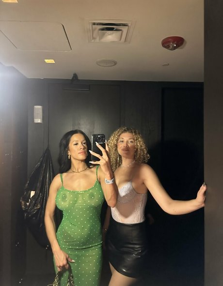 Jordygroesch model sexy photos