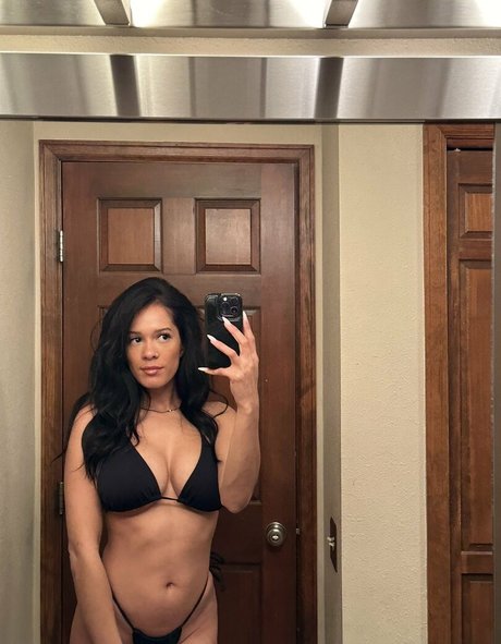 Jordygroesch pretty actress galleries