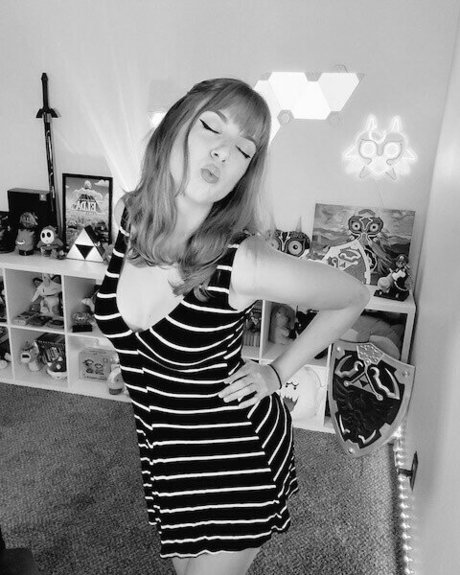 female popular onlyfans free pics