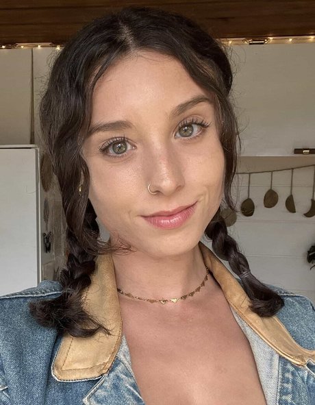 forest fox model hot pics