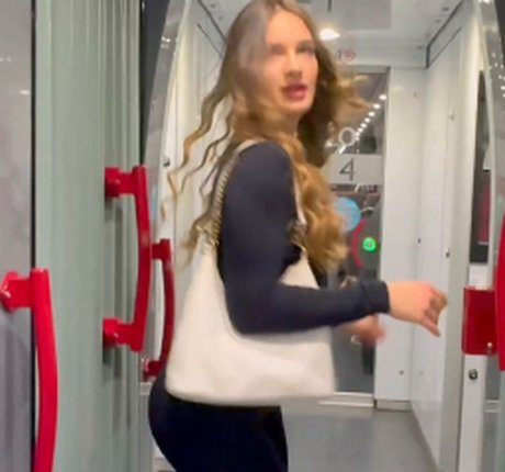 Giulia Corrado hd actress images