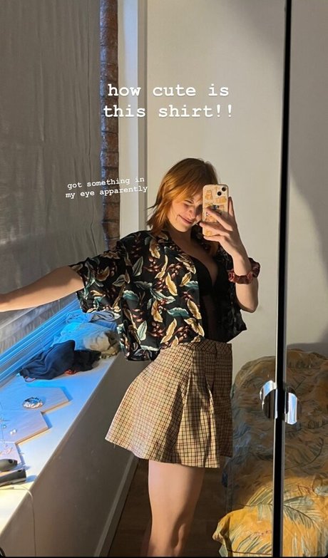 Soupforeloise naked actress picture