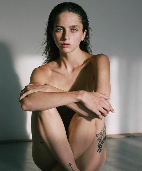 Yali Hoizzner adult actress picture