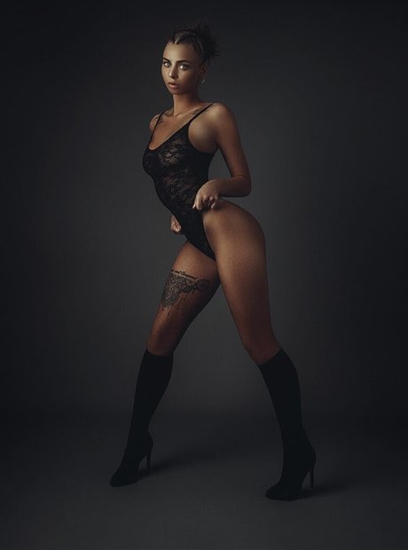 mature wife onlyfans erotic image