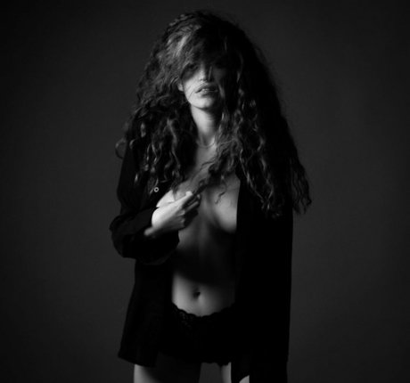 Dana And Marina Kushnir hot model pic