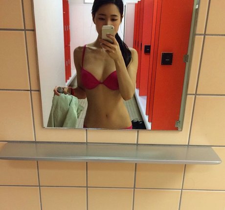 Lizwenya model perfect img