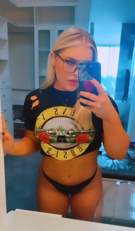 Kiana Daigneault sex star img