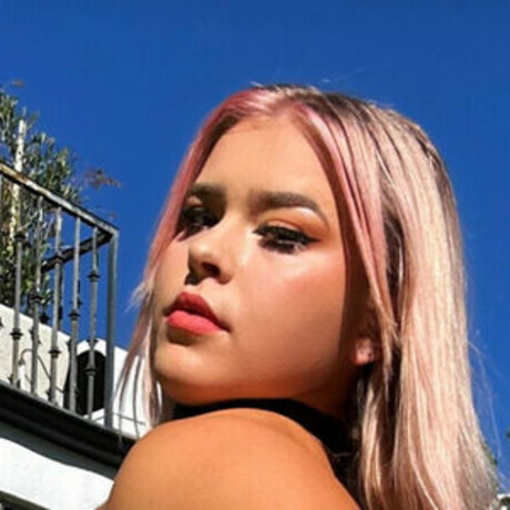 Kiana Daigneault pornstar sex image