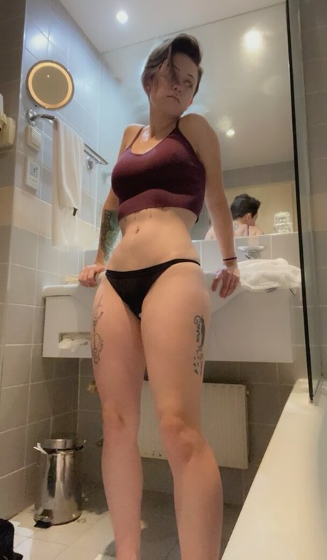 Littlesin16 star sexy picture