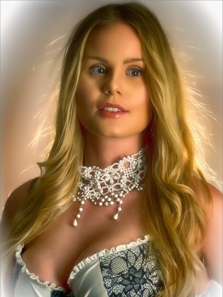 Immogen Claire top star picture