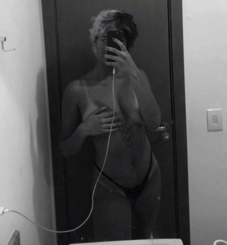 Sad Steh model exclusive pictures