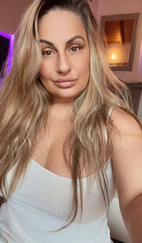 baddiemi pornstar hot picture