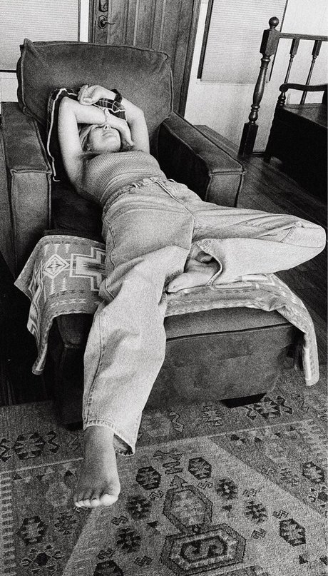 Erica Lindbeck model erotic img