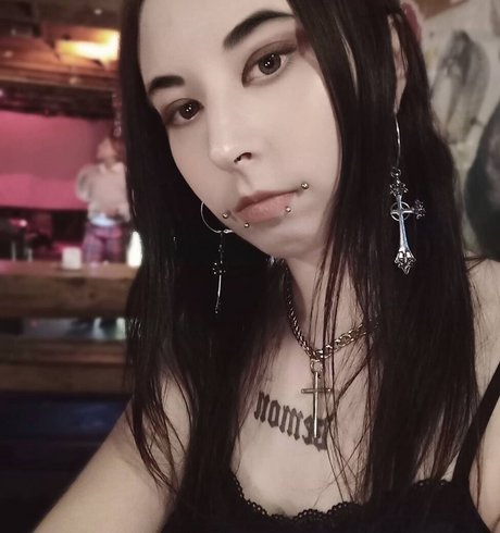 Trauma demon pretty actress pic