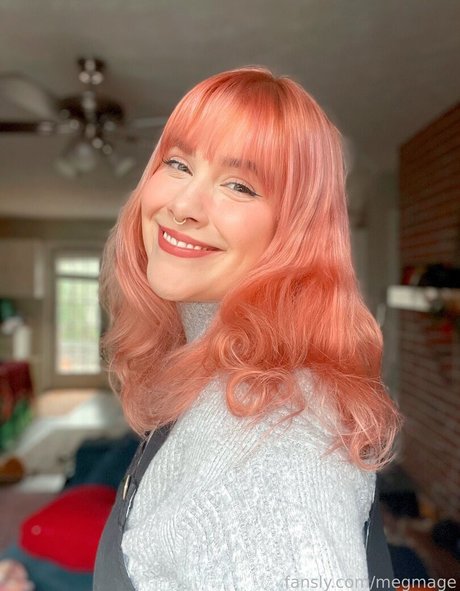 MegMage erotic actress pics