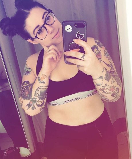 Stepstool Sarah sex actress pic