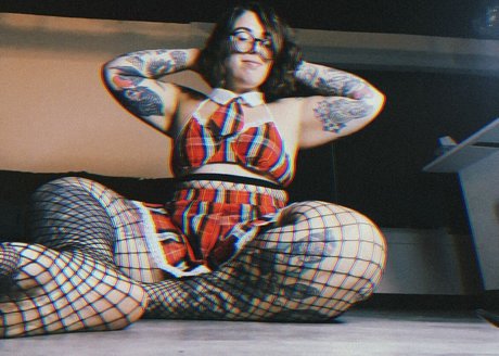 Stepstool Sarah nudes actress picture