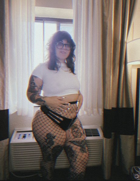 Stepstool Sarah star nude photos