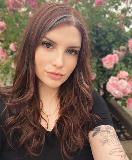 katestark beautiful actress img