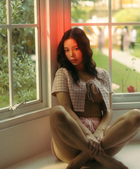 Nardear Montgod star sexy images