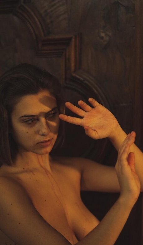 Claudia Napolitano hd actress img