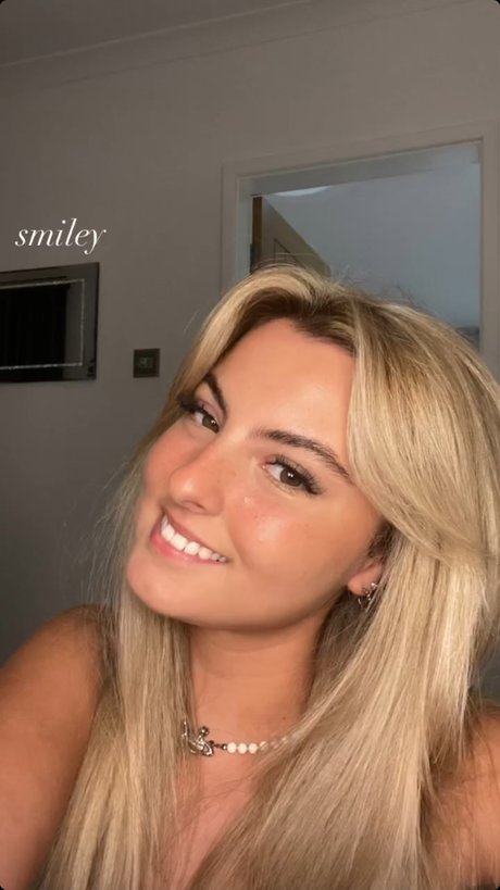 Grace Bidd_ model pornographic pic