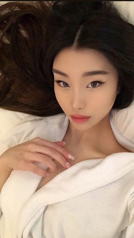 Mari Bambei_ model nudes galleries