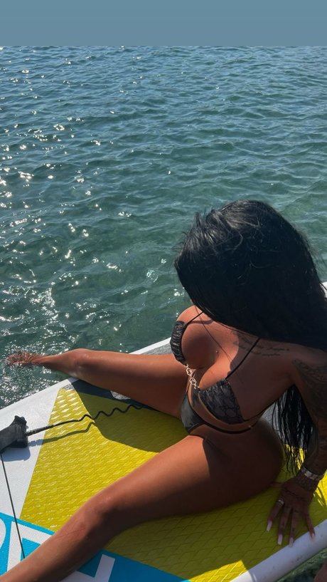 Enise Sude beautiful star pics