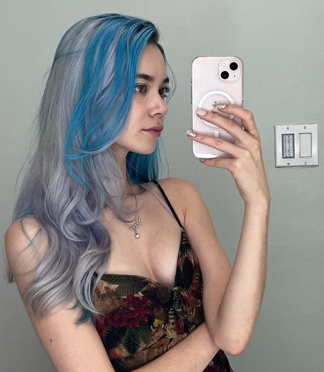 Melodi Flack_ pornographic model photos